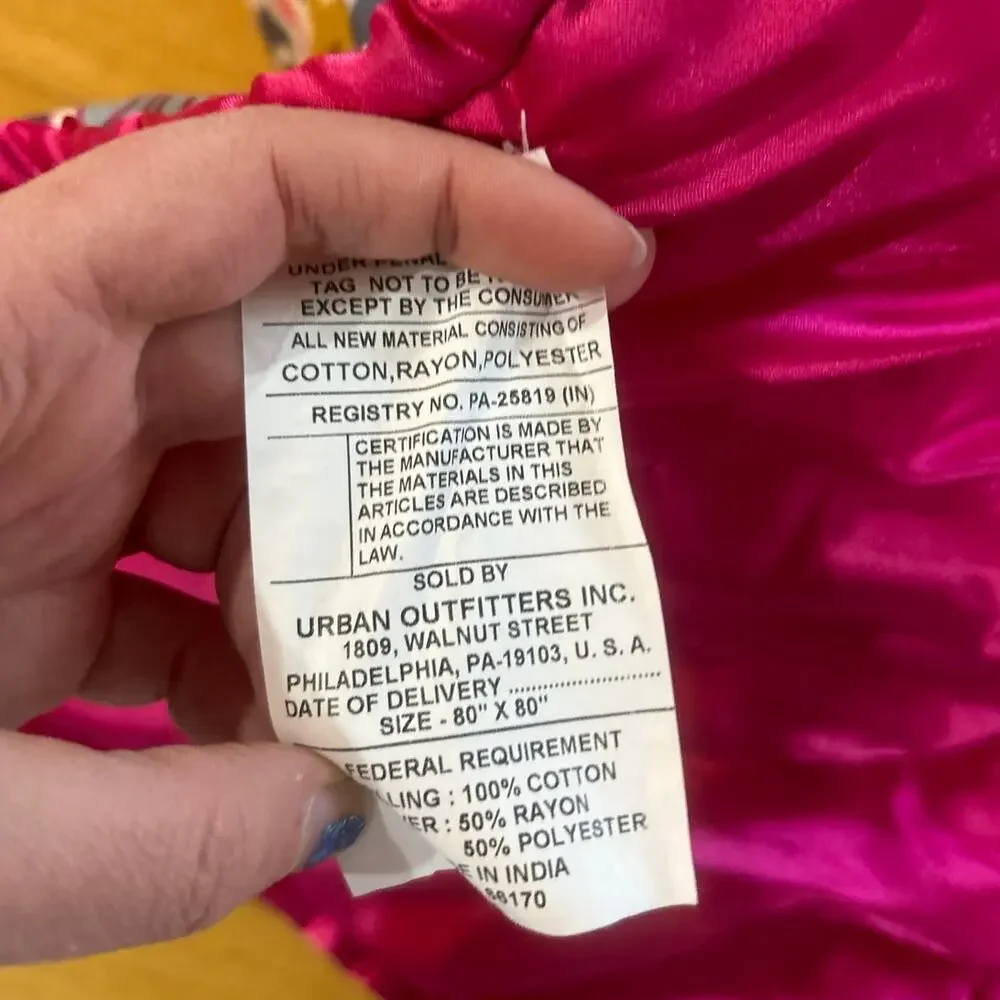 Vintage Y2K Urban Outfitters Pink Satin Floral Boho Psychedelic Elle Woods Quilt